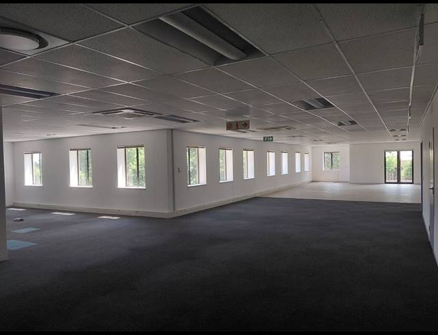 514M² OFFICE TO LET IN BRYANSTON